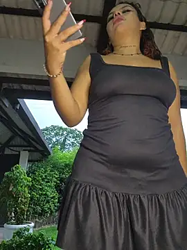 Snapshot of Yessica_Lopezz chatting on 03/27/26, 11:32 Yessica Lopezz online show from 03/27/26, 11:32