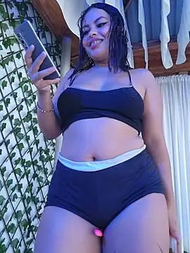 Snapshot of Yessica_Lopezz chatting on 04/20/26, 11:35 Yessica Lopezz online show from 04/20/26, 11:35