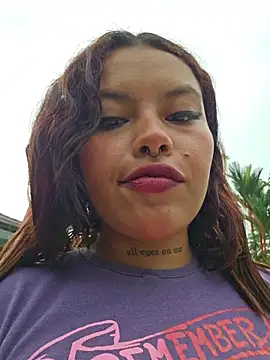 Snapshot of Yessica_Lopezz chatting on 06/27/26, 01:17 Yessica Lopezz online show from 06/27/26, 01:17