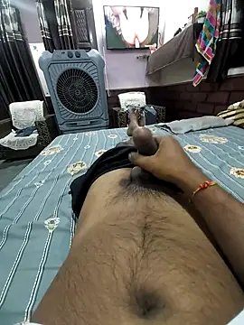 Snapshot of Top_Non_Stop chatting on 10/08/25, 04:26 Top Non Stop online show from 10/08/25, 04:26