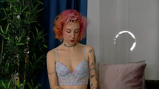 KristenRedd online show from 09/11/25, 05:18