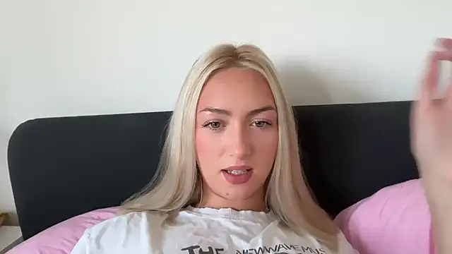 Kitty Swetty online show from 10/02/25, 10:44