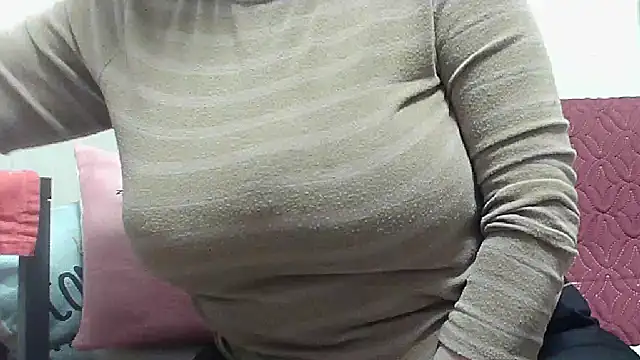 Snapshot of sexy_tettona chatting on 03/18/26, 11:46 sexy tettona online show from 03/18/26, 11:46