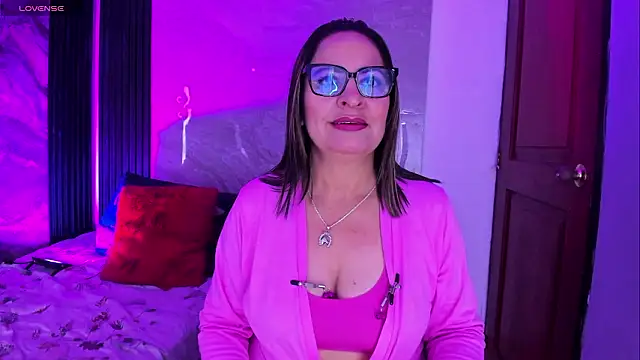 Agatha Pleasure online show from 02/05/26, 11:48