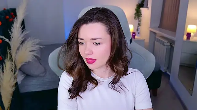 Snapshot of AvaFlower chatting on 10/18/25, 02:18 AvaFlower online show from 10/18/25, 02:18