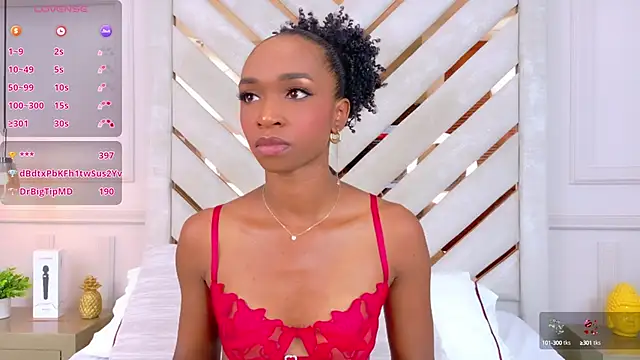 Snapshot of Agatha-Adams chatting on 10/01/25, 04:35 Agatha-Adams online show from 10/01/25, 04:35