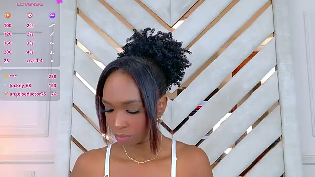 Snapshot of Agatha-Adams chatting on 10/13/25, 02:28 Agatha-Adams online show from 10/13/25, 02:28