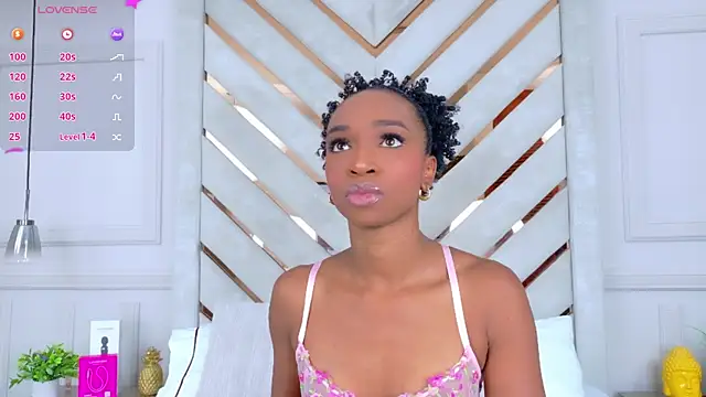 Snapshot of Agatha-Adams chatting on 10/14/25, 03:35 Agatha-Adams online show from 10/14/25, 03:35