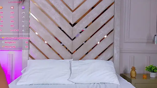 Agatha-Adams online show from 11/19/25, 02:28