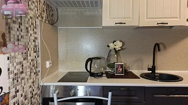 Snapshot of jelly_cherry chatting on 10/13/25, 08:20 jelly cherry online show from 10/13/25, 08:20