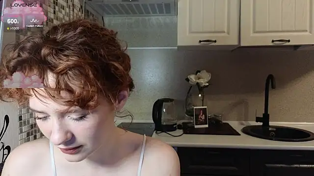 Snapshot of jelly_cherry chatting on 10/22/25, 08:19 jelly cherry online show from 10/22/25, 08:19