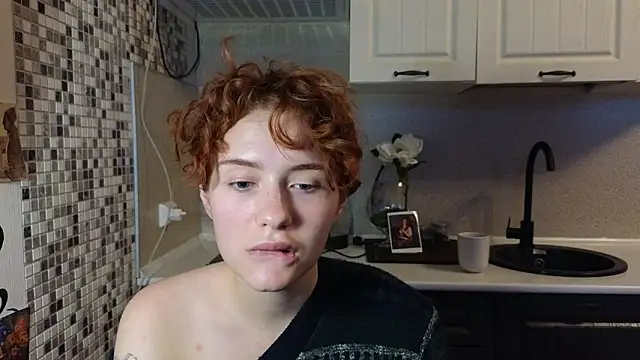 Snapshot of jelly_cherry chatting on 10/31/25, 06:14 jelly cherry online show from 10/31/25, 06:14