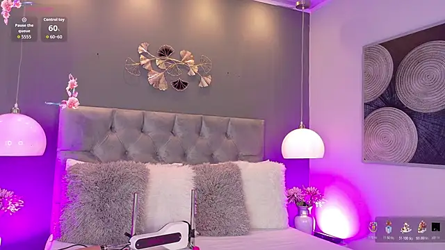 ElisaPeters online show from 10/25/25, 01:02