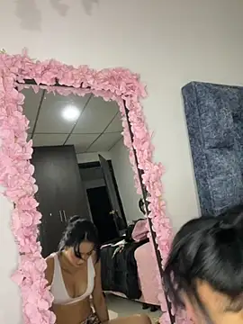 ElisaPeters online show from 10/25/25, 11:43