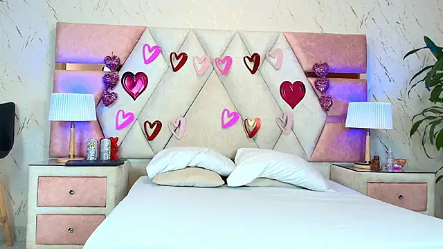 Snapshot of Zoelucas chatting on 09/17/25, 07:26 Zoelucas online show from 09/17/25, 07:26