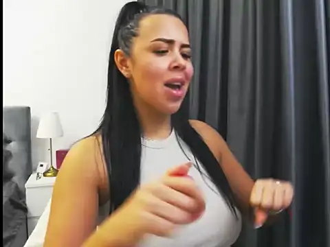 Snapshot of Casiana_ chatting on 11/12/25, 10:52 Casiana online show from 11/12/25, 10:52