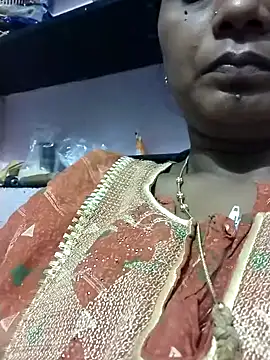 kavinila143 online show from 07/08/26, 12:15