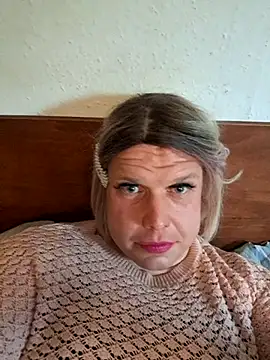 VanessaSissyGay online show from 10/31/25, 07:20