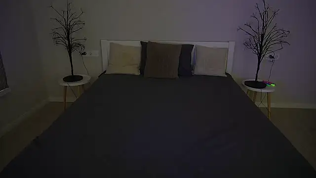 IvyLaurent online show from 10/05/25, 06:56