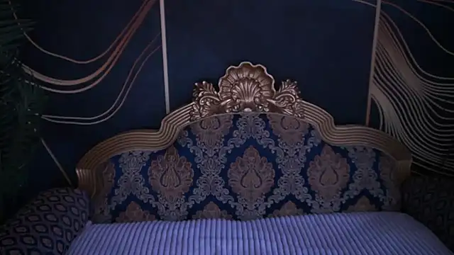 Snapshot of IvyLaurent chatting on 11/19/25, 09:42 IvyLaurent online show from 11/19/25, 09:42