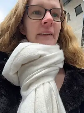 Bikergirl 97 online show from 11/20/25, 11:54