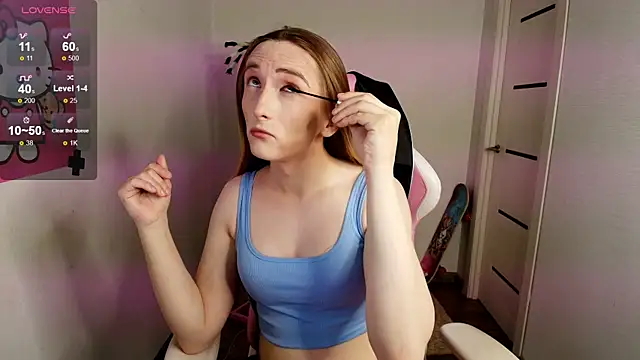 Vi Luxy online show from 10/18/25, 02:14