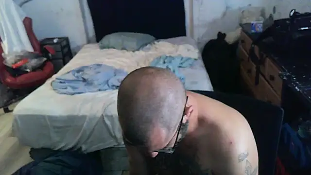 Snapshot of ladi3sfirst chatting on 10/06/25, 09:56 ladi3sfirst online show from 10/06/25, 09:56