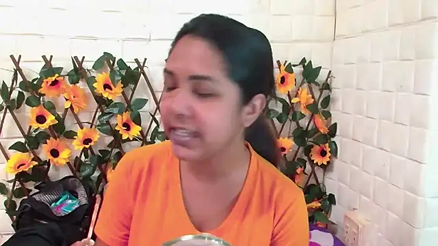 Snapshot of IndiaSexyStripper4u chatting on 12/05/25, 04:43 IndiaSexyStripper4u online show from 12/05/25, 04:43