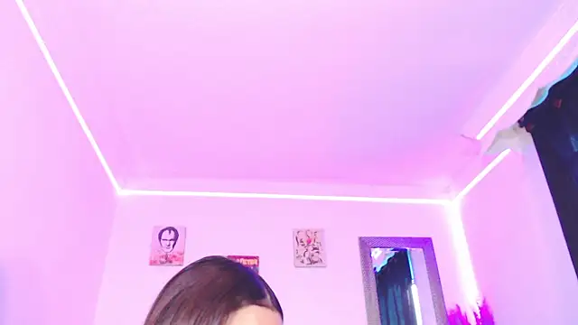 Snapshot of Anna_belly chatting on 09/18/25, 01:35 Anna belly online show from 09/18/25, 01:35