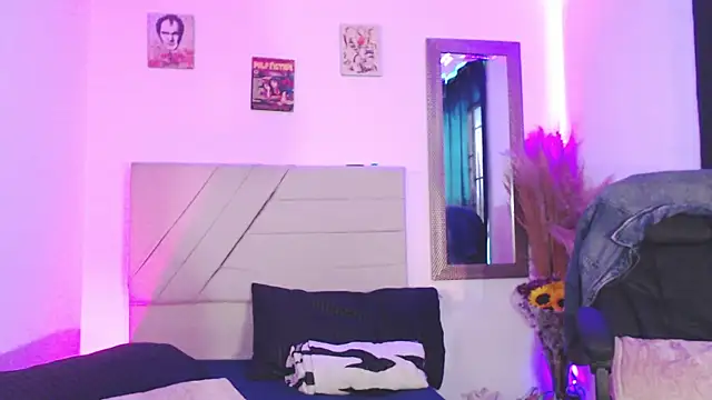 Snapshot of Anna_belly chatting on 09/26/25, 02:43 Anna belly online show from 09/26/25, 02:43