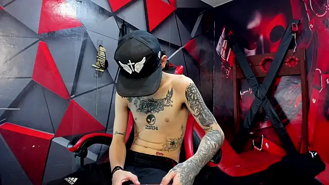 StraightBoy Nick online show from 10/22/25, 01:17