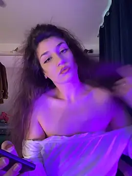 ScarletBloom  online show from 10/02/25, 12:34