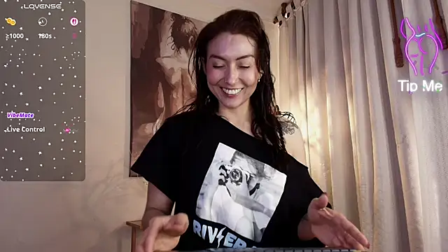 siren indira  online show from 06/10/26, 03:33