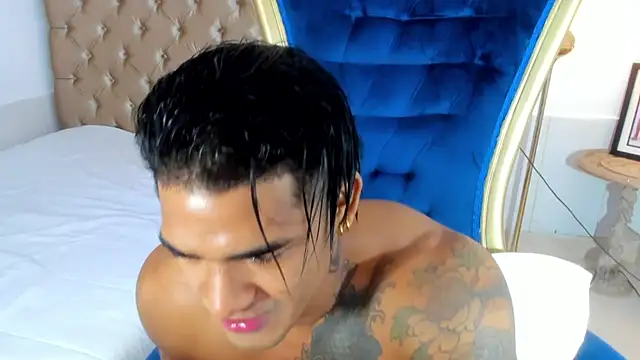 antonio  444 online show from 11/06/25, 08:04