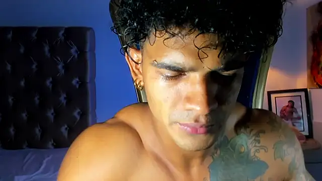 Snapshot of antonio__444 chatting on 05/07/26, 12:27 antonio 444 online show from 05/07/26, 12:27