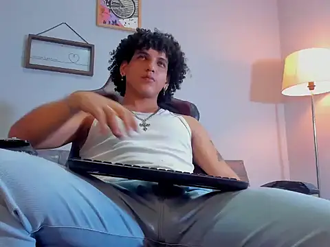 Xfire boy69 online show from 09/29/25, 04:12