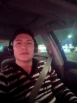 Snapshot of Zetaloco26 chatting on 10/21/25, 04:02 Zetaloco26 online show from 10/21/25, 04:02