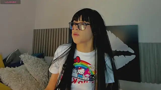 Snapshot of Blue_Sixx chatting on 10/11/25, 10:19 Blue Sixx online show from 10/11/25, 10:19