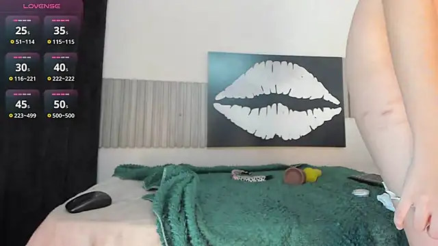 Snapshot of Blue_Sixx chatting on 10/30/25, 10:10 Blue Sixx online show from 10/30/25, 10:10