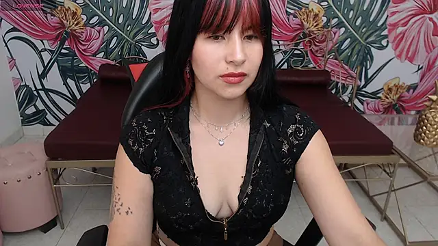 Nina harper  online show from 09/15/25, 08:20