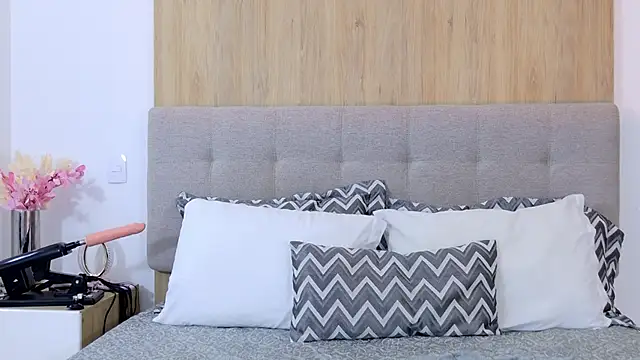 Snapshot of BeckySalas chatting on 10/30/25, 08:20 BeckySalas online show from 10/30/25, 08:20