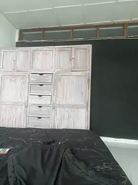 EmilyNoir1 online show from 05/13/26, 08:06