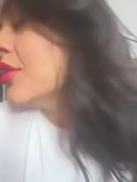 EmilyNoir1 online show from 06/06/26, 06:56