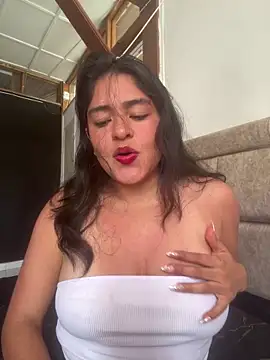 EmilyNoir1 online show from 06/12/26, 08:08