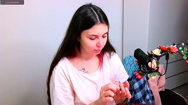 Snapshot of peachyness chatting on 11/26/25, 03:35 peachyness online show from 11/26/25, 03:35