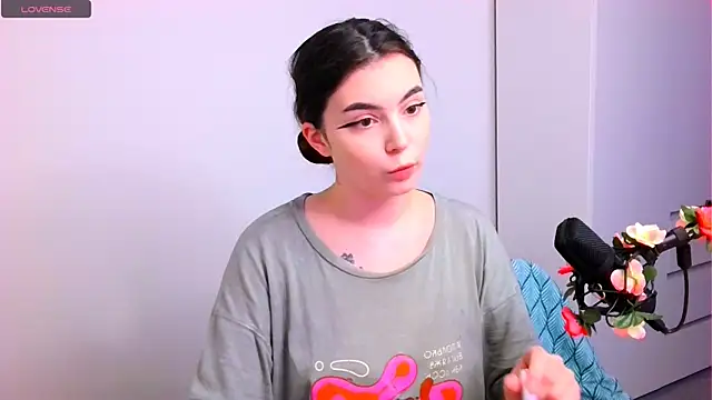 Snapshot of peachyness chatting on 12/01/25, 08:03 peachyness online show from 12/01/25, 08:03