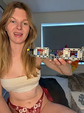Lilly-Luscious online show from 05/13/26, 03:42