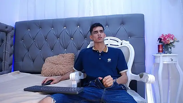 Sebalexis7 online show from 10/31/25, 03:40