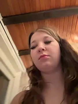 Snapshot of SweetTeenGirl chatting on 11/06/25, 06:03 SweetTeenGirl online show from 11/06/25, 06:03