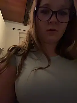 Snapshot of SweetTeenGirl chatting on 11/08/25, 08:18 SweetTeenGirl online show from 11/08/25, 08:18